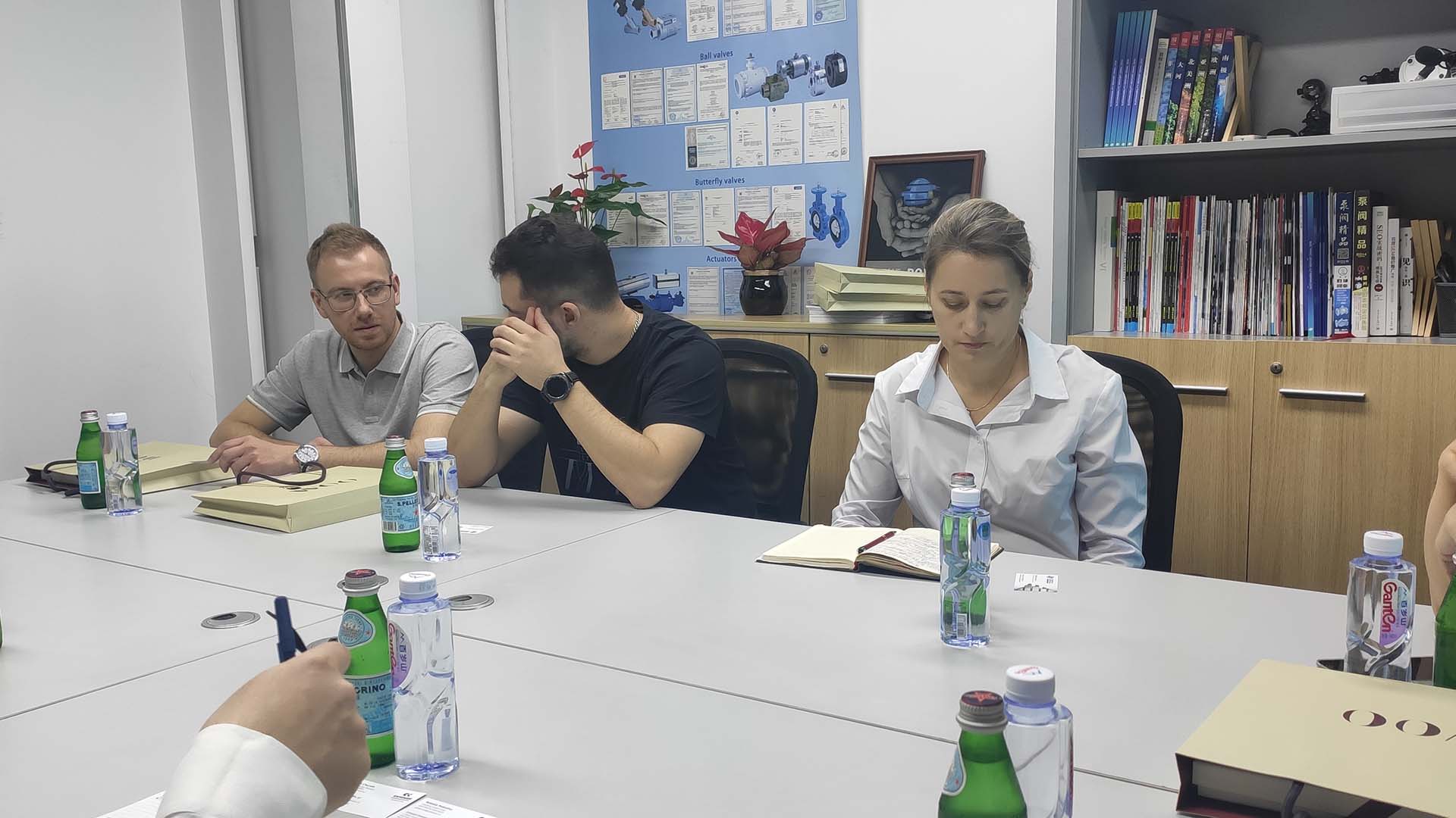 國(guó)外客戶(hù)蒞臨得銳自動(dòng)化，就有關(guān)項(xiàng)目合作展開(kāi)會(huì)談